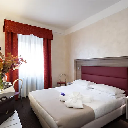 Hotel Gamma